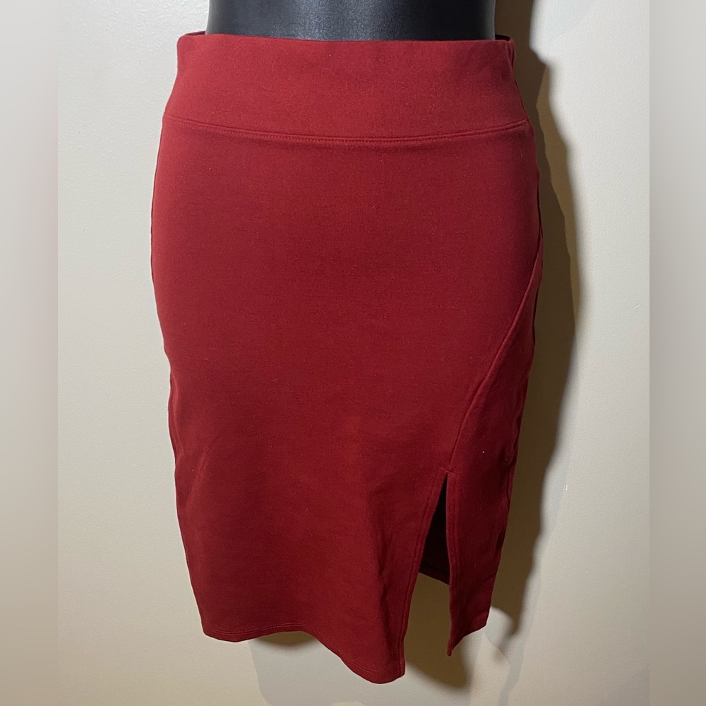 Fitted skirt
